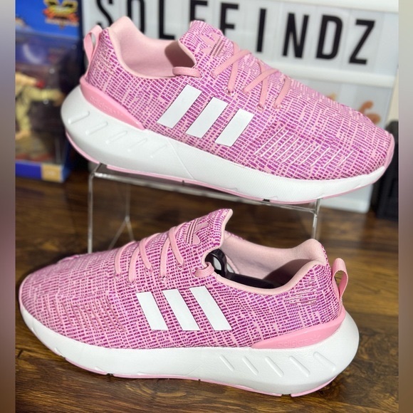 Clearout- Adidas Swift Run 22 Sneakers - Picture 3 of 11